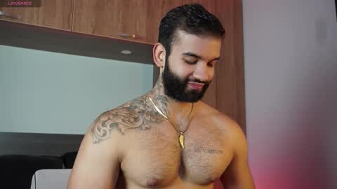 Snapshot of mark_hazze chatting on 10/18/25, 05:57 Mark online show from 10/18/25, 05:57