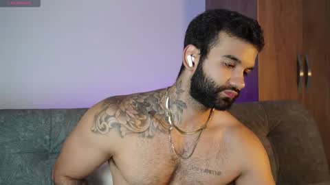 Snapshot of mark_hazze chatting on 11/03/25, 11:04 Mark online show from 11/03/25, 11:04