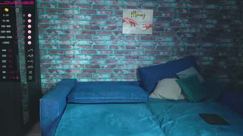 Mark online show from 01/11/25, 10:40