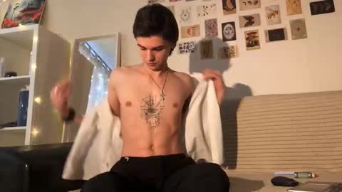 Mark online show from 10/20/25, 06:03