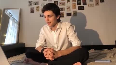 Mark online show from 10/22/25, 08:47