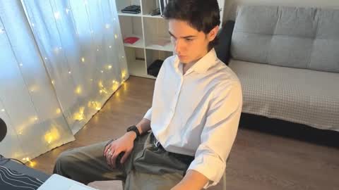 Mark online show from 11/19/25, 10:04