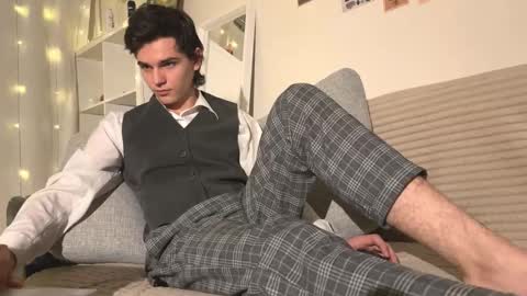 Mark online show from 12/01/25, 02:22