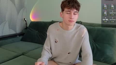 Snapshot of mark_safr chatting on 09/18/25, 05:42 Mark online show from 09/18/25, 05:42