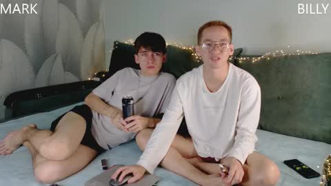 Snapshot of mark_safr chatting on 09/26/25, 01:59 Mark online show from 09/26/25, 01:59