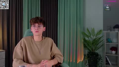 Snapshot of mark_safr chatting on 10/04/25, 05:11 Mark online show from 10/04/25, 05:11