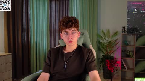 Snapshot of mark_safr chatting on 10/08/25, 08:01 Mark online show from 10/08/25, 08:01