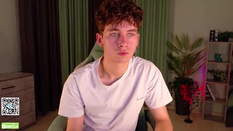 Snapshot of mark_safr chatting on 10/10/25, 08:19 Mark online show from 10/10/25, 08:19