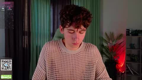 Snapshot of mark_safr chatting on 10/22/25, 10:26 Mark online show from 10/22/25, 10:26