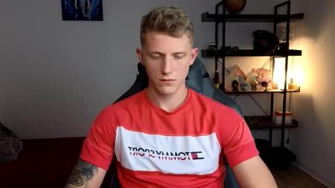 mark_shturman online show from 10/18/25, 04:08