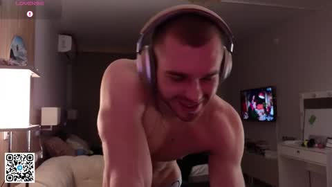 Snapshot of mark_stiff chatting on 10/27/25, 01:59 Mark online show from 10/27/25, 01:59