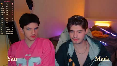 Snapshot of mark_sun chatting on 09/17/25, 03:35 Mark online show from 09/17/25, 03:35