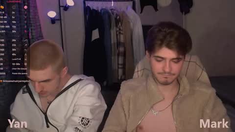 Snapshot of mark_sun chatting on 11/12/25, 03:34 Mark online show from 11/12/25, 03:34