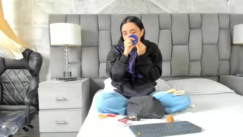 markandphilip  online show from 10/25/25, 12:13