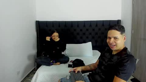 markandphilip  online show from 11/21/25, 12:04