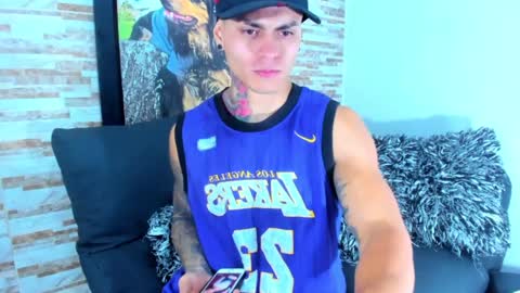 Snapshot of marko_toro__ chatting on 12/23/24, 04:22 Sebastian online show from 12/23/24, 04:22