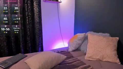 Mark Santos online show from 11/18/25, 06:34