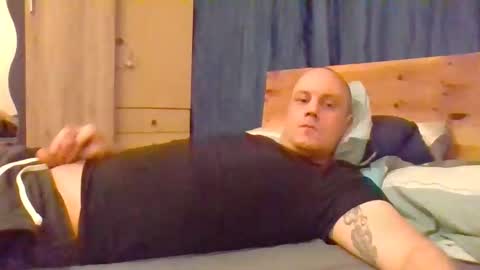 markus_7 online show from 10/15/25, 02:33