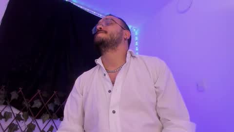 Snapshot of markwolfe1 chatting on 10/28/25, 10:34 Mark online show from 10/28/25, 10:34