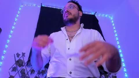 Snapshot of markwolfe1 chatting on 10/31/25, 12:55 Mark online show from 10/31/25, 12:55