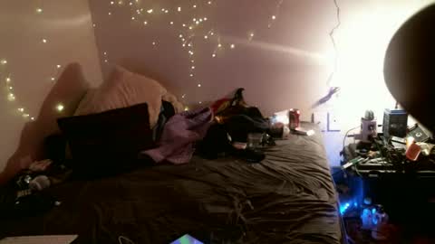 markymark101825061 online show from 12/20/24, 03:03