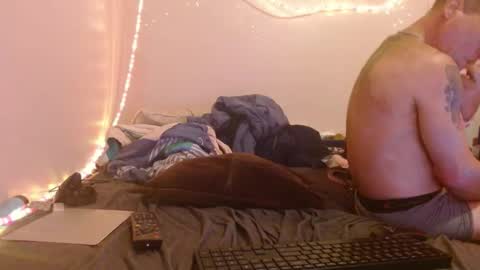 markymark101825061 online show from 01/29/25, 01:37