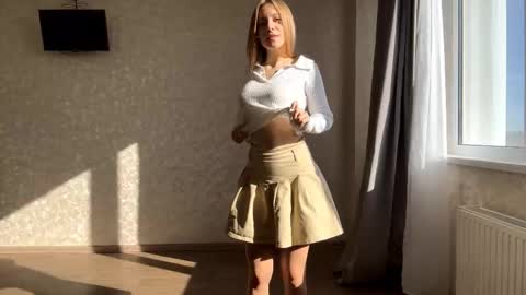 Snapshot of marlenagehlert chatting on 11/04/25, 10:03 Olivia online show from 11/04/25, 10:03