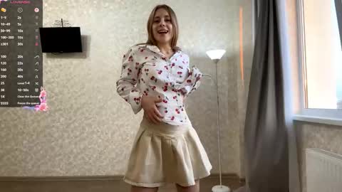 Snapshot of marlenagehlert chatting on 11/08/25, 01:22 Olivia online show from 11/08/25, 01:22