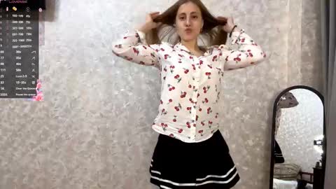 Snapshot of marlenagehlert chatting on 11/17/25, 02:01 Olivia online show from 11/17/25, 02:01