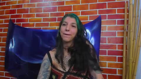 Snapshot of marllena chatting on 12/18/24, 12:07 mar online show from 12/18/24, 12:07