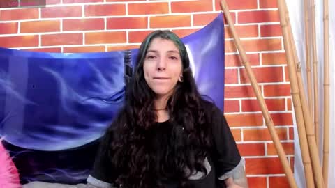 Snapshot of marllena chatting on 01/15/25, 11:32 mar online show from 01/15/25, 11:32