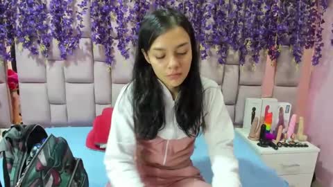 Snapshot of marlyanal chatting on 12/17/24, 01:49 Marly Anal online show from 12/17/24, 01:49