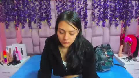 Snapshot of marlyanal chatting on 01/03/25, 01:03 Marly Anal online show from 01/03/25, 01:03