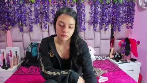 Snapshot of marlyanal chatting on 02/17/25, 01:21 Marly Anal online show from 02/17/25, 01:21