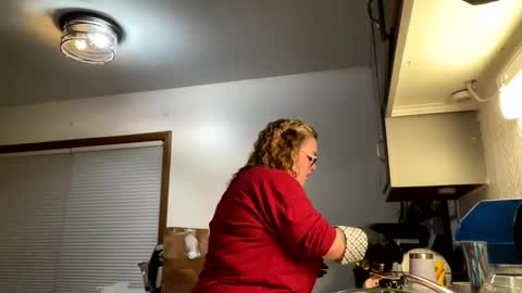 Snapshot of maroon_moon chatting on 02/16/25, 12:19 maroon_moon online show from 02/16/25, 12:19