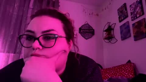 Snapshot of maroon_moon chatting on 03/11/25, 01:05 maroon_moon online show from 03/11/25, 01:05