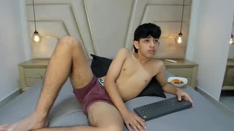 Snapshot of maroxcute chatting on 10/30/25, 11:44 maroxcute online show from 10/30/25, 11:44