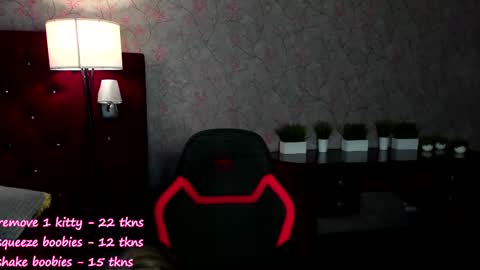 Snapshot of marrie_coy chatting on 02/25/25, 11:41 Marrie online show from 02/25/25, 11:41