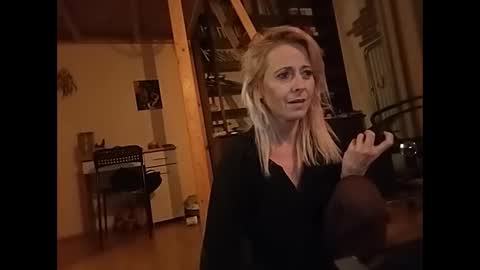 Snapshot of marrygorund chatting on 01/19/25, 03:39 MaryGoRound online show from 01/19/25, 03:39