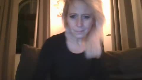 Snapshot of marrygorund chatting on 02/28/25, 11:12 MaryGoRound online show from 02/28/25, 11:12