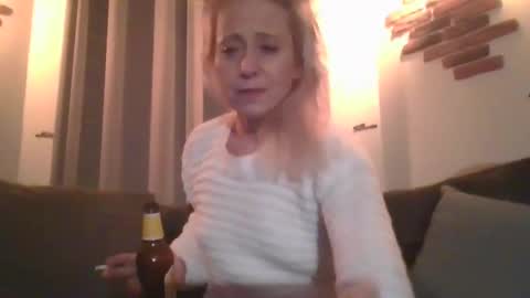 Snapshot of marrygorund chatting on 03/02/25, 01:47 MaryGoRound online show from 03/02/25, 01:47