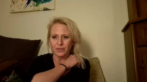 Snapshot of marrygorund chatting on 10/02/25, 11:56 MaryGoRound online show from 10/02/25, 11:56