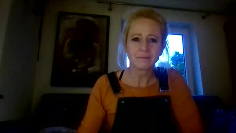 Snapshot of marrygorund chatting on 10/16/25, 03:57 MaryGoRound online show from 10/16/25, 03:57