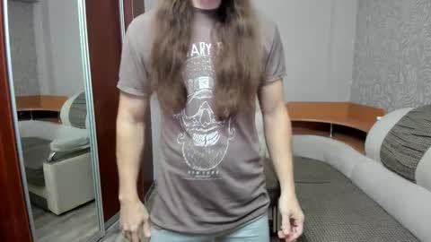 Snapshot of marryplz chatting on 10/31/25, 01:39 Alan online show from 10/31/25, 01:39