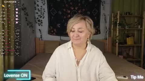 marta_wils online show from 10/16/25, 02:01