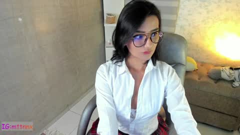Snapshot of martiiinaa_ chatting on 01/17/25, 05:11 Martina online show from 01/17/25, 05:11