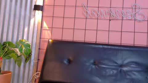 Snapshot of martin_killer chatting on 10/10/25, 01:26 Martin online show from 10/10/25, 01:26