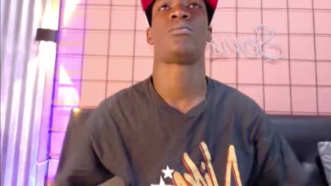 Snapshot of martin_killer chatting on 11/05/25, 01:27 Martin online show from 11/05/25, 01:27