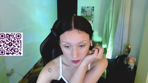 Snapshot of martina_adams chatting on 01/04/25, 05:37 mari online show from 01/04/25, 05:37