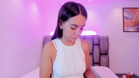 Snapshot of martina_mancinii chatting on 01/22/25, 11:34 Martina online show from 01/22/25, 11:34